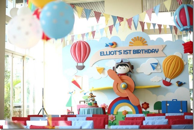 planes and hot air balloons birthday party